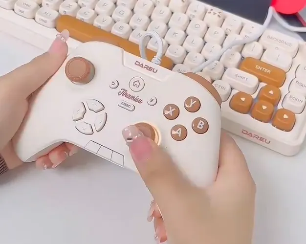 Dareu H105 controller gaming crem cu fir vibratii