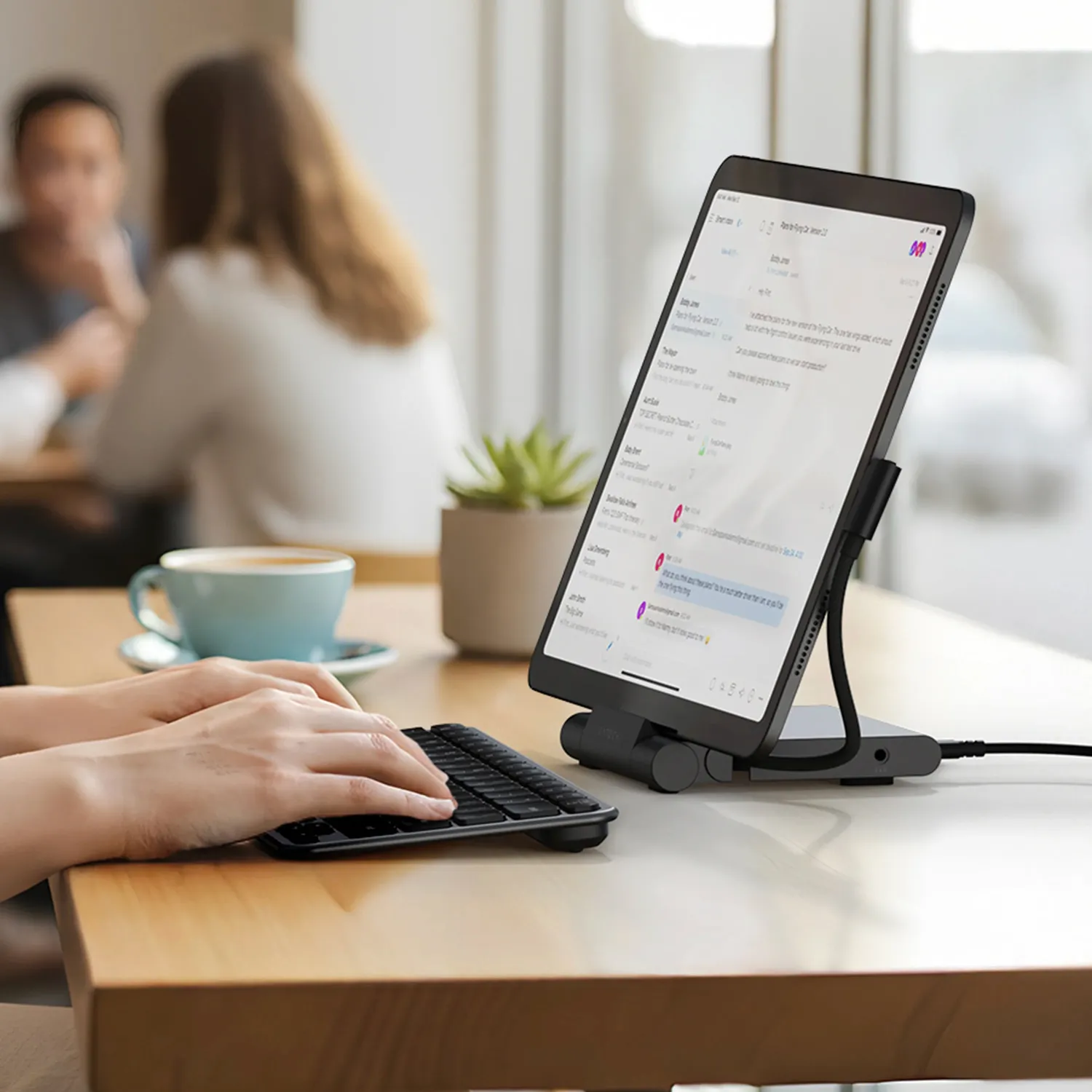 Satechi OntheGo Stand Hub iPad Pro Space Black