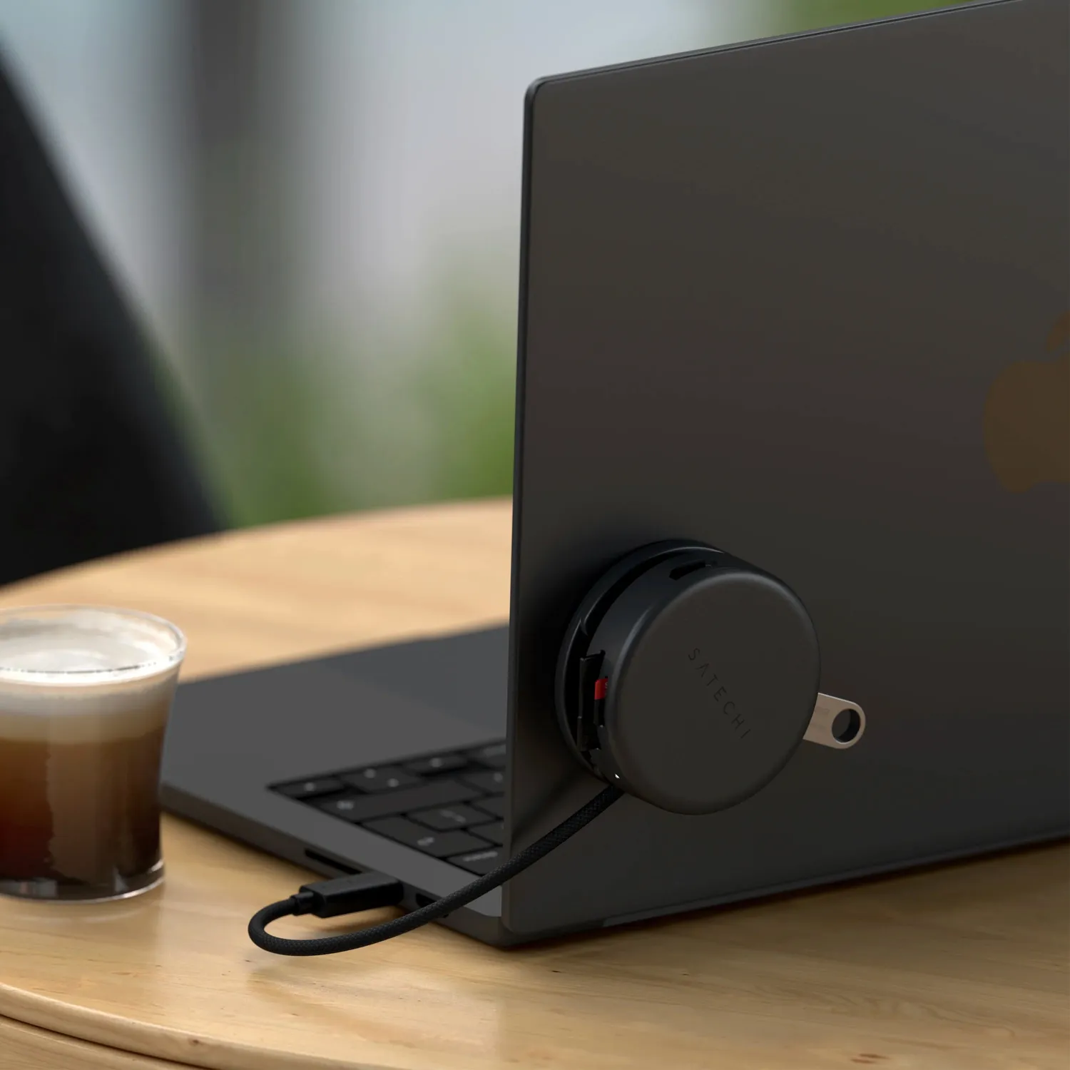 Satechi OntheGo 7-in-1 Multiport Adapter adaptor