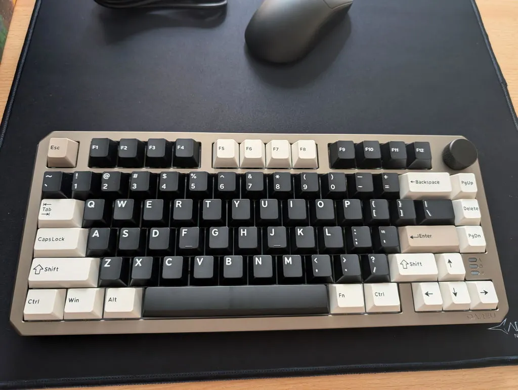 Dareu A75 HE tastatura gaming neagra aluminiu